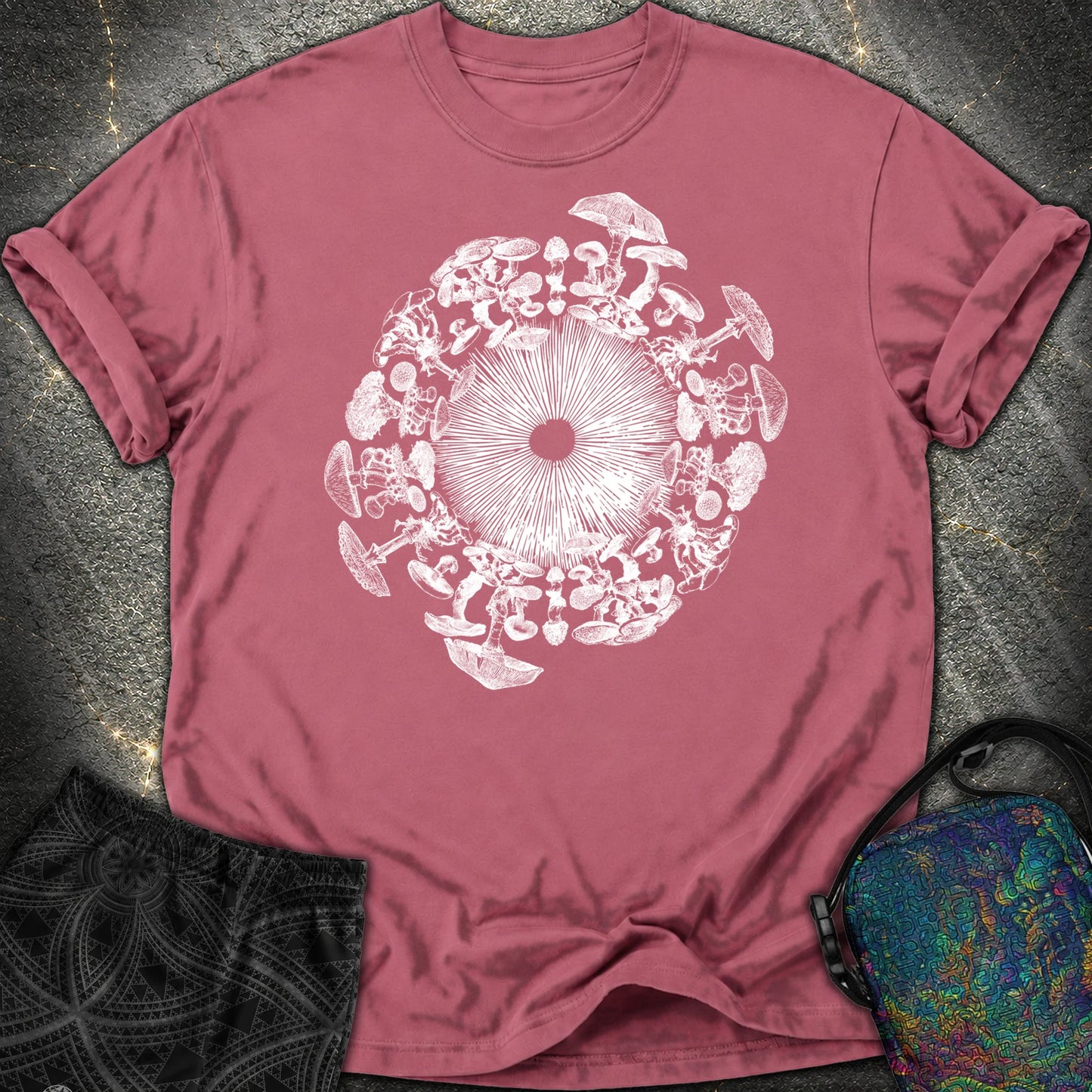 Mushroom Iris Comfort T-Shirt - Mushroom Iris Comfort T-Shirt - Brick