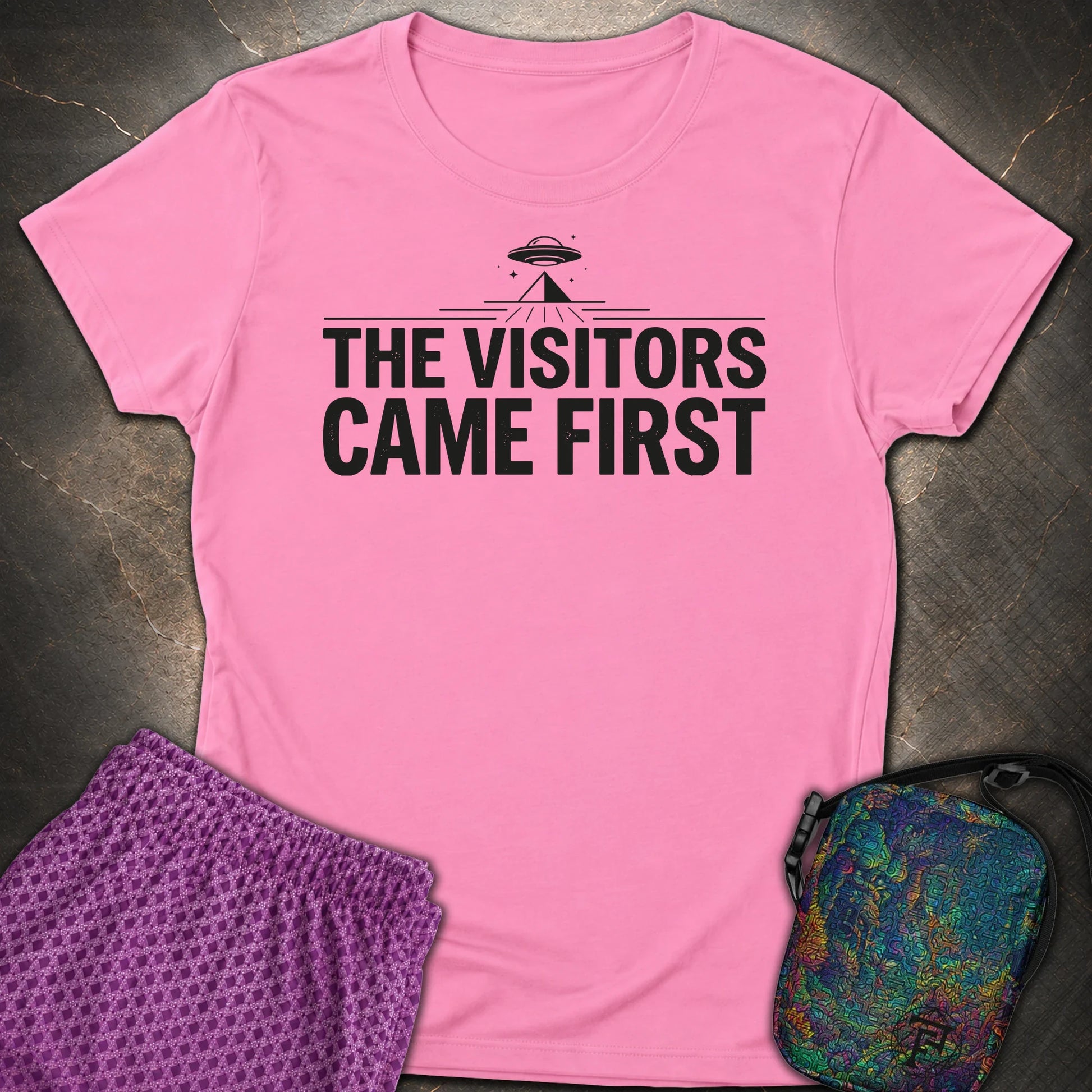 The Visittors Come First Czarne - The Visittors Come First Czarne Womens T-Shirt - Azalea