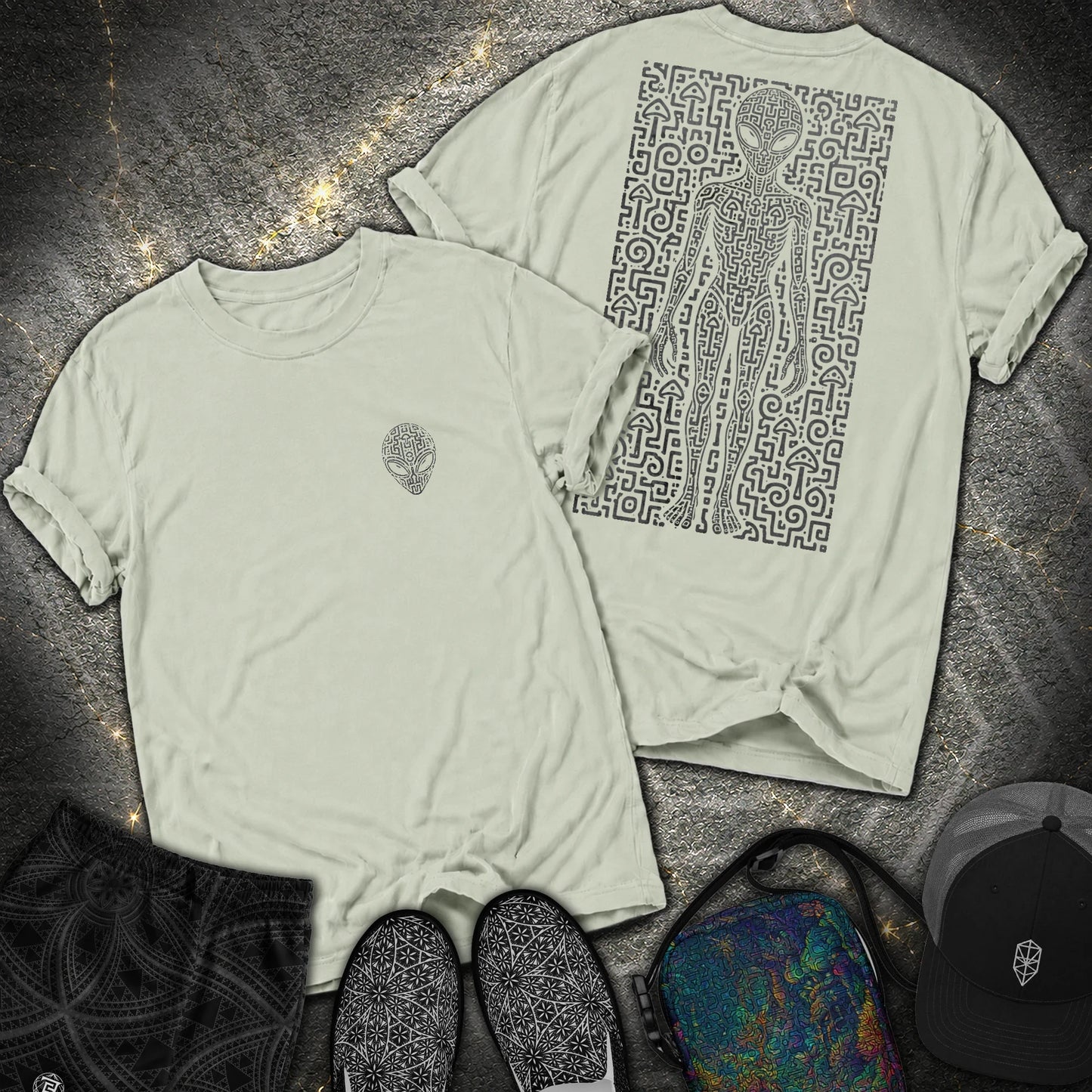 Psychedelic Distressed Alien 2 Sided Comfort T-Shirt - Psychedelic Distressed Alien 2 Sided Comfort T-Shirt - Bay