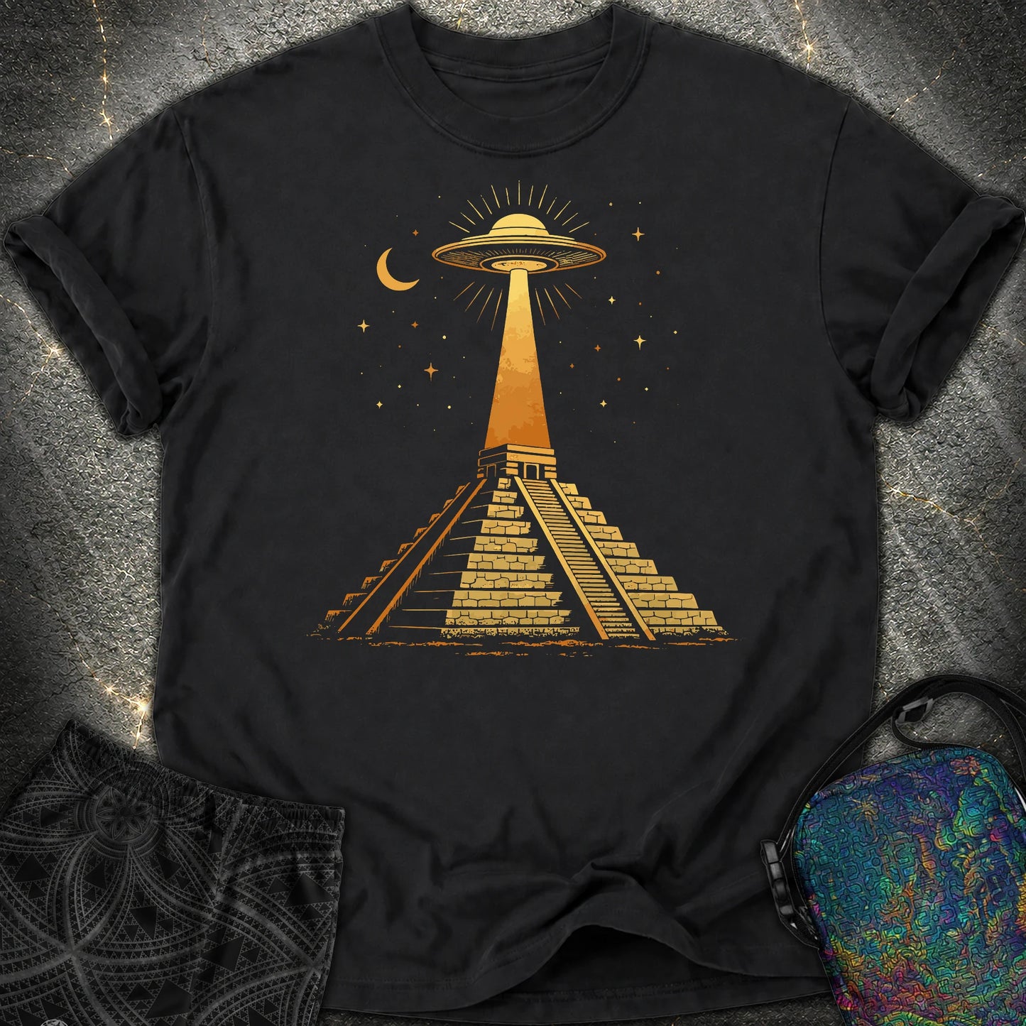 Piramida Majów I UFO - Piramida Majów I UFO Comfort T-Shirt - Black