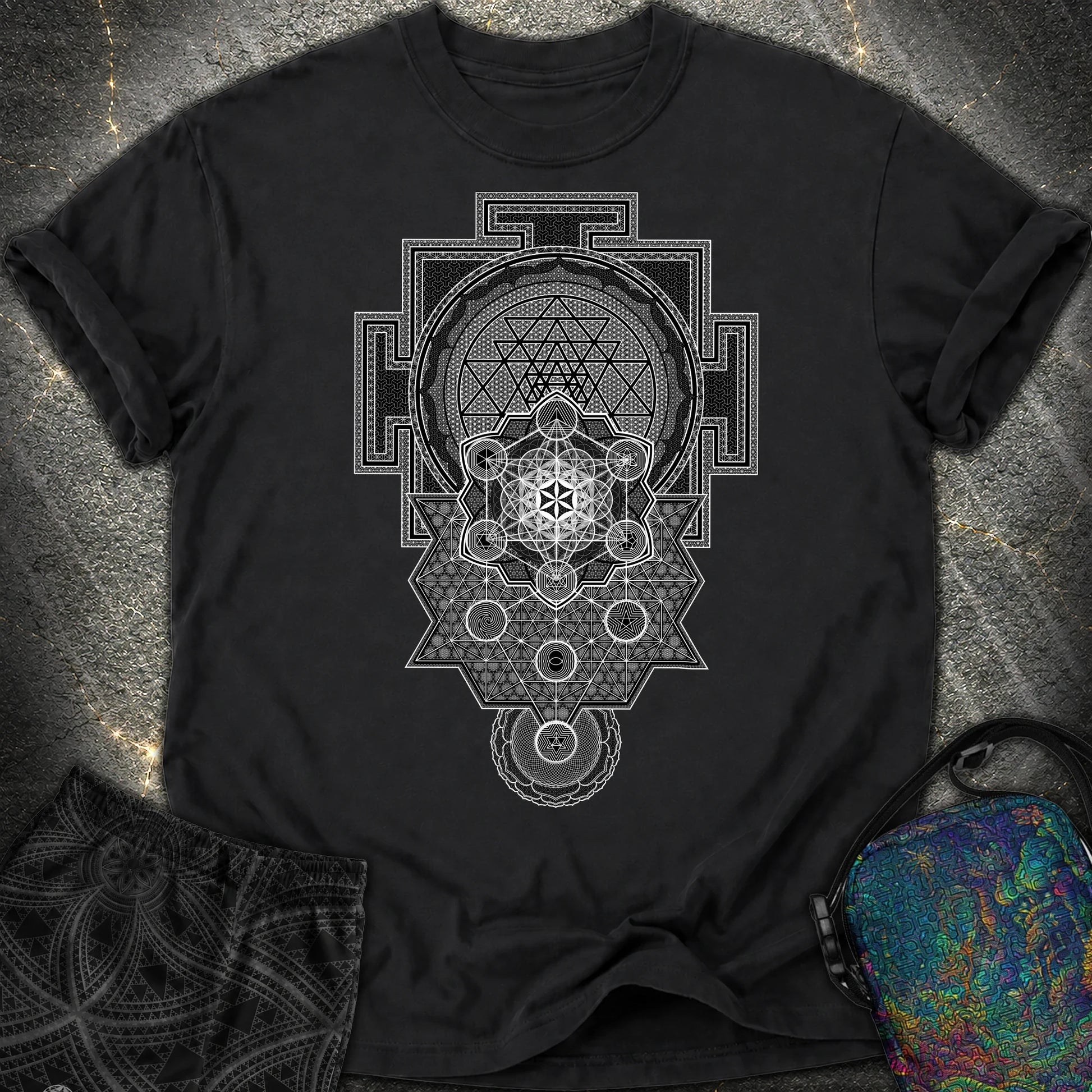 Sri Yantra Intricate Sacred Patterns Comfort T-Shirt - Sri Yantra Intricate Sacred Patterns Comfort T-Shirt - Black
