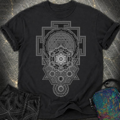 Sri Yantra Intricate Sacred Patterns - Sri Yantra Intricate Sacred Patterns Comfort T-Shirt - Black