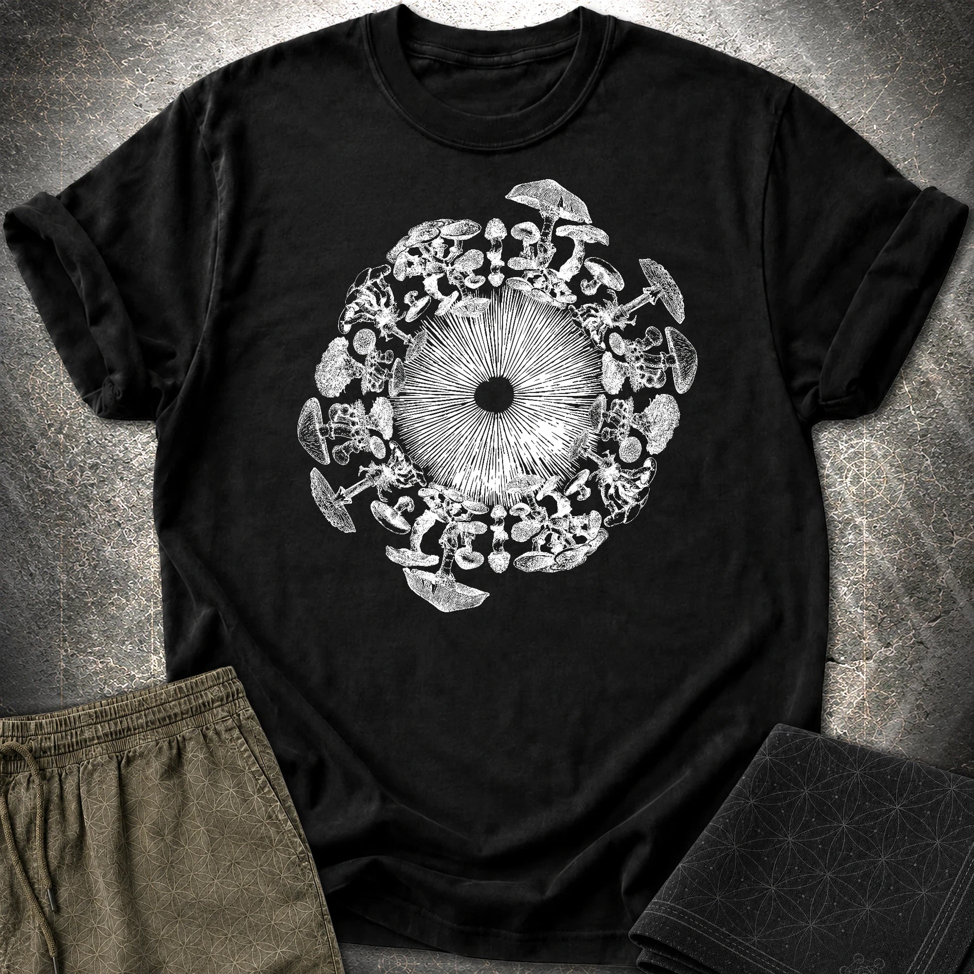 Mushroom Iris T-Shirt - Mushroom Iris T-Shirt - Black