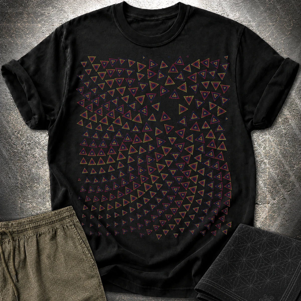 Psychedelic Triangle Optical Illusion Geometric Pattern T-Shirt - Psychedelic Triangle Optical Illusion Geometric Pattern T-Shirt - Black
