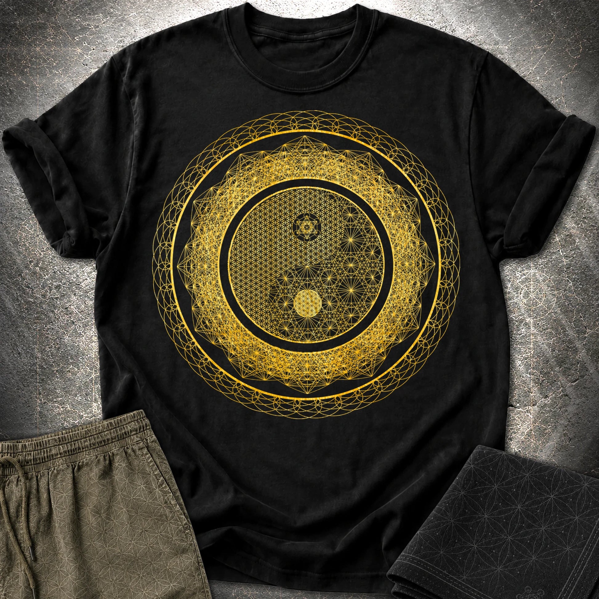 Yin Yang Gold T-Shirt - Yin Yang Gold T-Shirt - Black