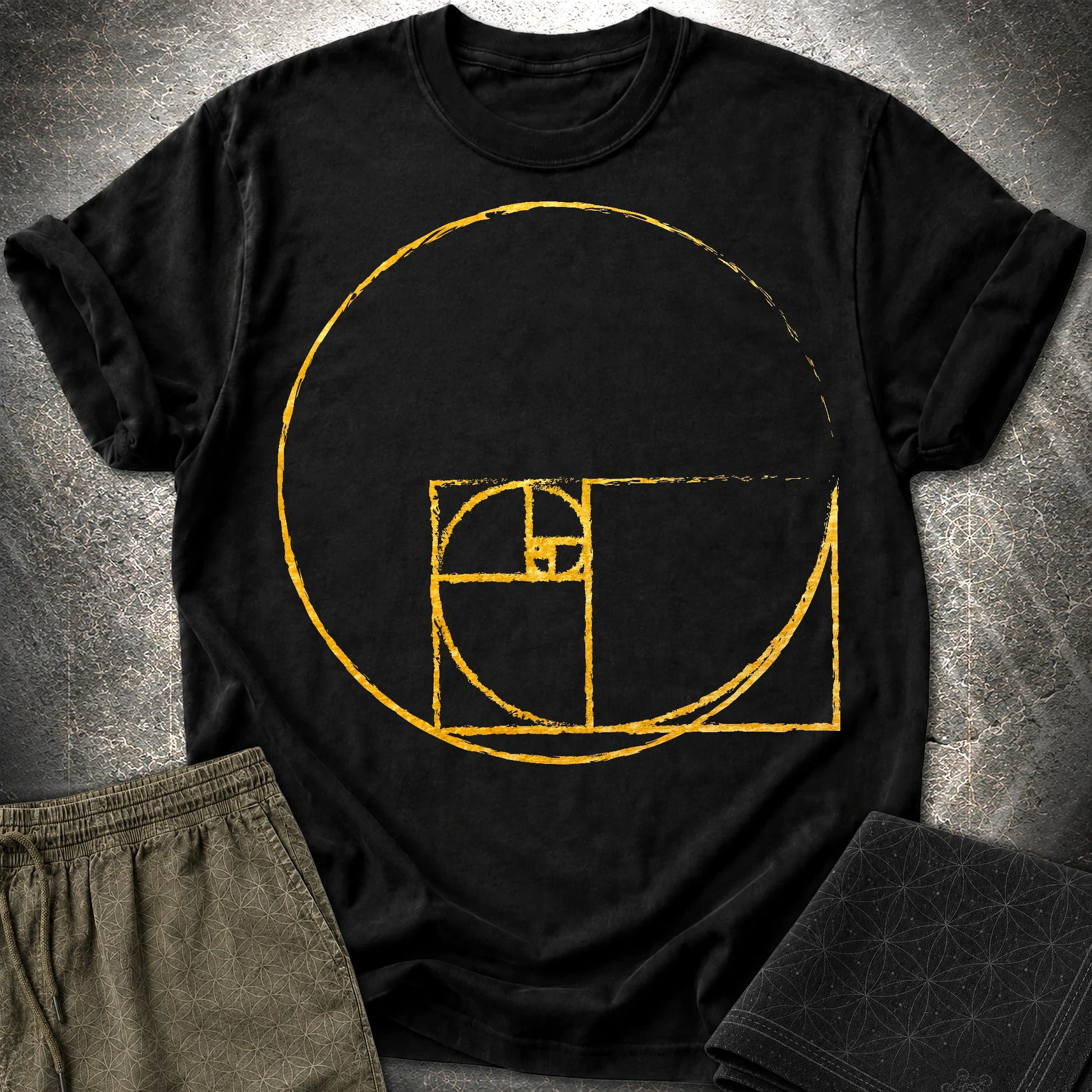 Golden Ratio Spiral Circle T-Shirt - Golden Ratio Spiral Circle T-Shirt - Black
