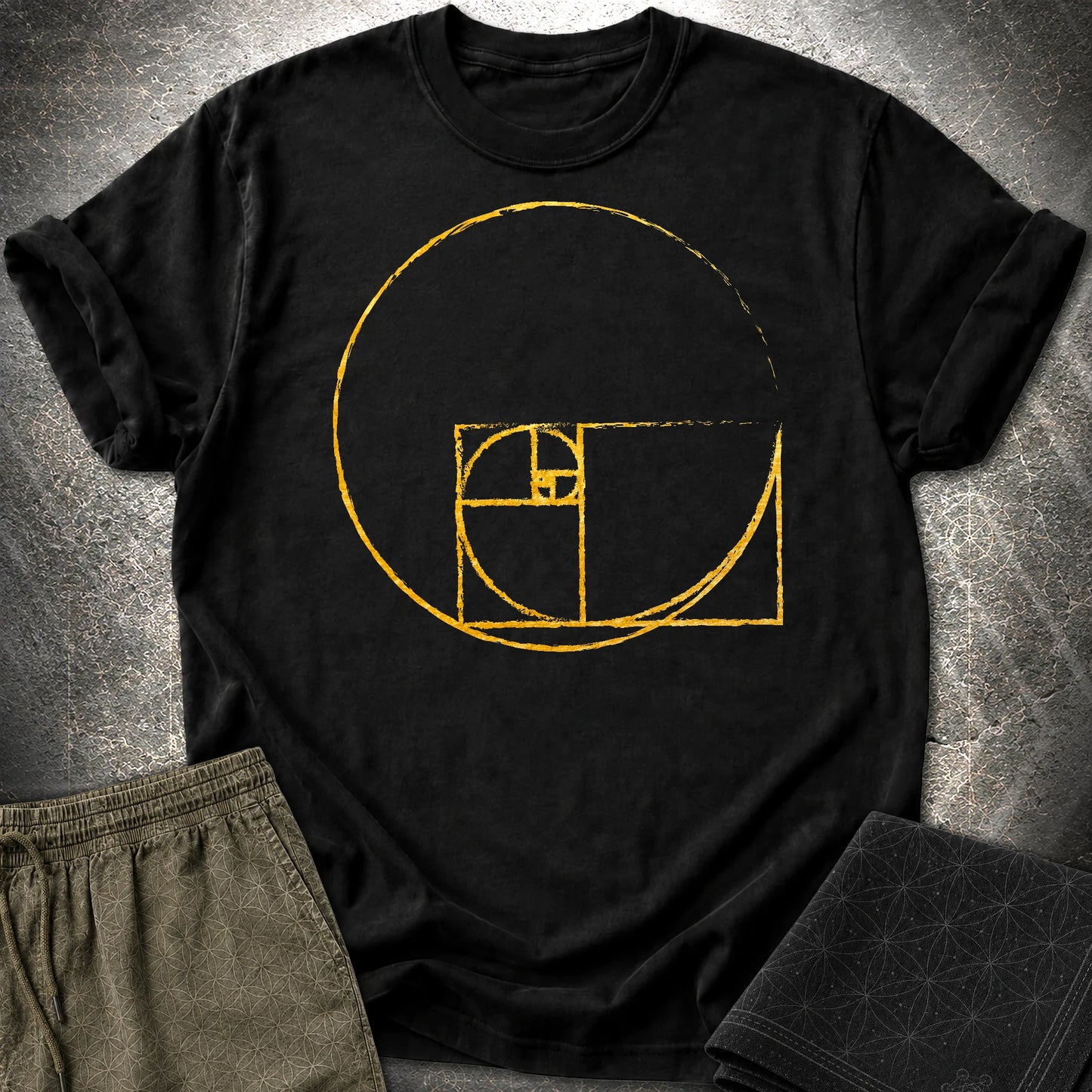 Golden Ratio Spiral Circle T-Shirt - Golden Ratio Spiral Circle T-Shirt - Black