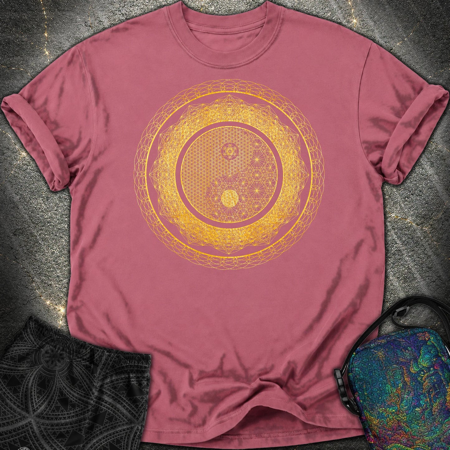 Yin Yang Gold Comfort T-Shirt - Yin Yang Gold Comfort T-Shirt - Brick