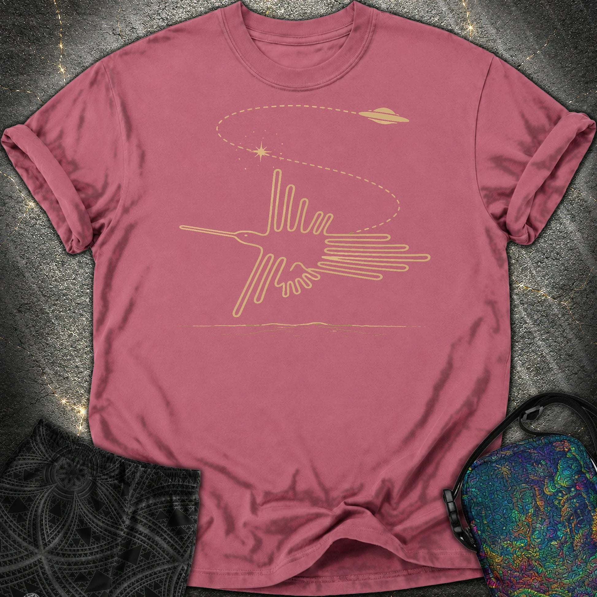 Geoglif Ptaka I Latający Spodek - Geoglif Ptaka I Latający Spodek Comfort T-Shirt - Brick