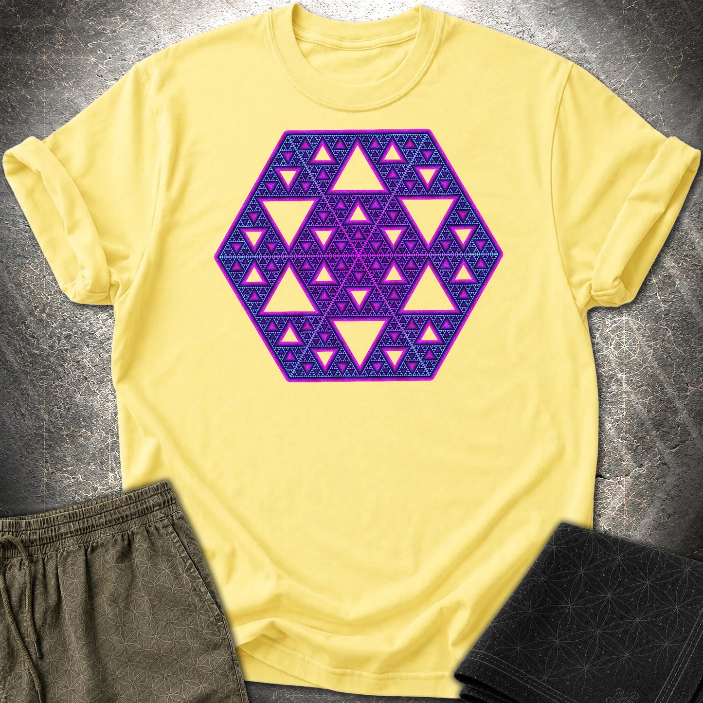 Sierpinski Star Fractal Bloom T-Shirt - Sierpinski Star Fractal Bloom T-Shirt - Cornsilk
