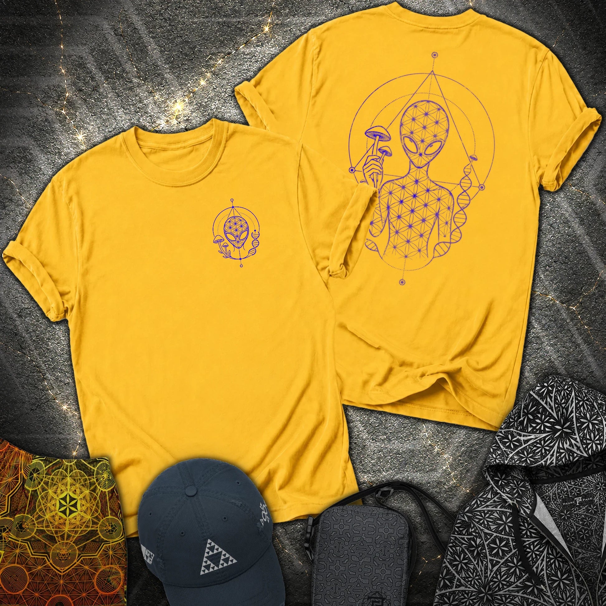 Alien Mushroom Shirt, Sacred Geometry Mushroom Alien 2 Sided T-Shirt - Alien Mushroom Shirt, Sacred Geometry Mushroom Alien 2 Sided T-Shirt - Daisy