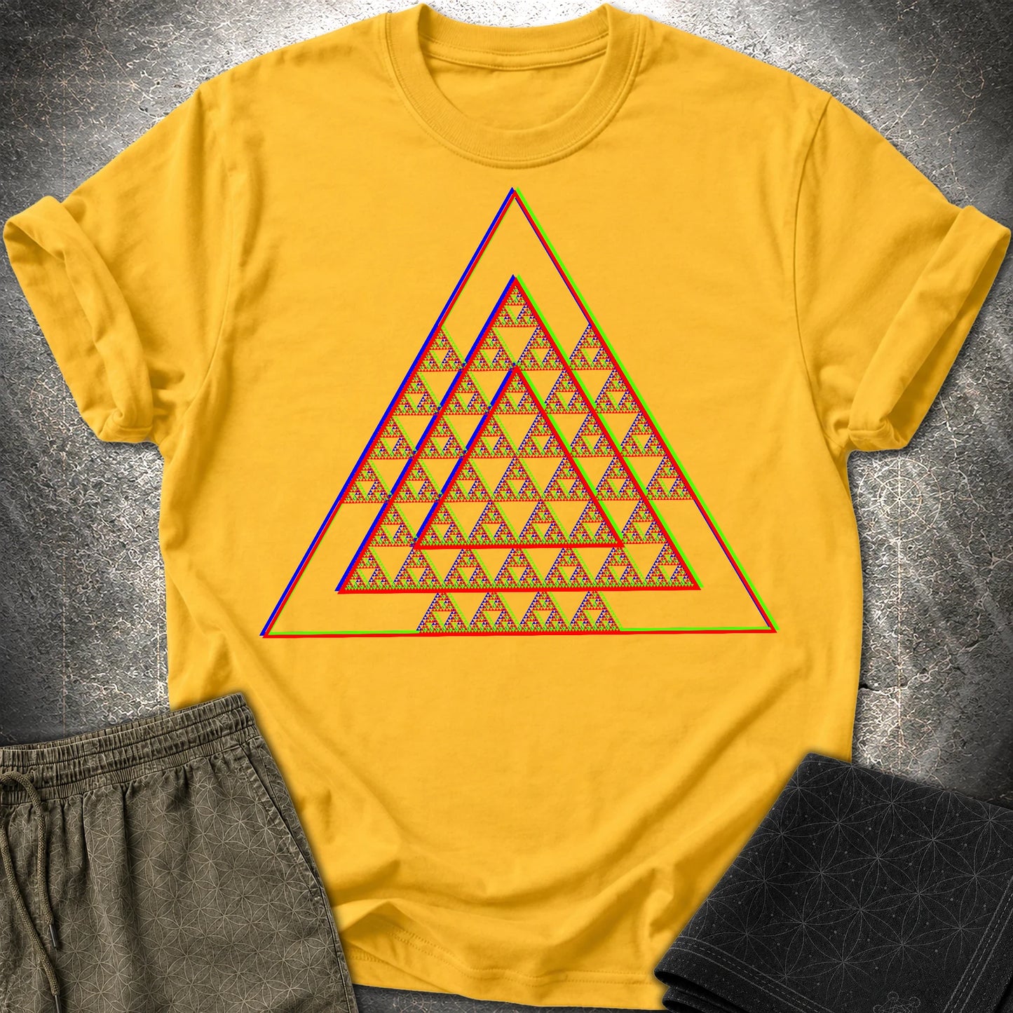 Sierpinski Glitch Triangle T-Shirt - Sierpinski Glitch Triangle T-Shirt - Daisy