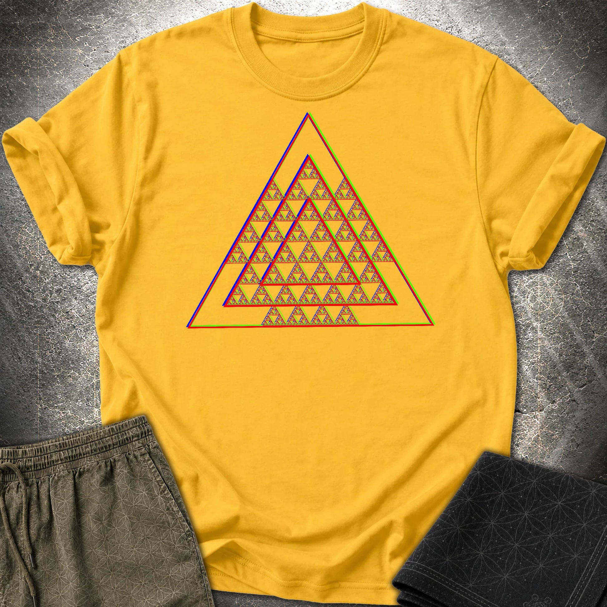 Sierpinski Glitch Triangle T-Shirt - Sierpinski Glitch Triangle T-Shirt - Daisy