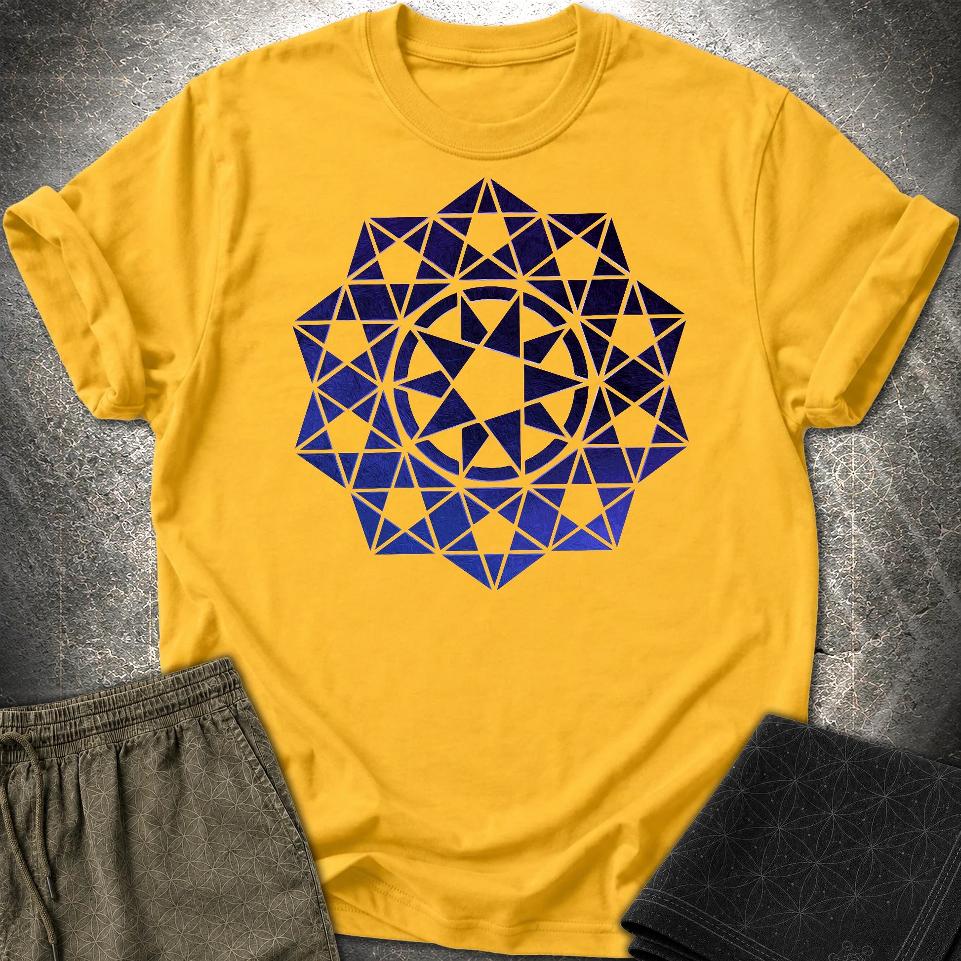 Crop Circle Purple T-Shirt - Crop Circle Purple T-Shirt - Daisy