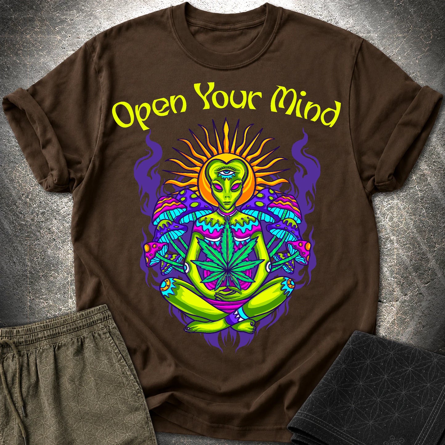 Open Your Mind Alien T-Shirt - Open Your Mind Alien T-Shirt - Dark Chocolate