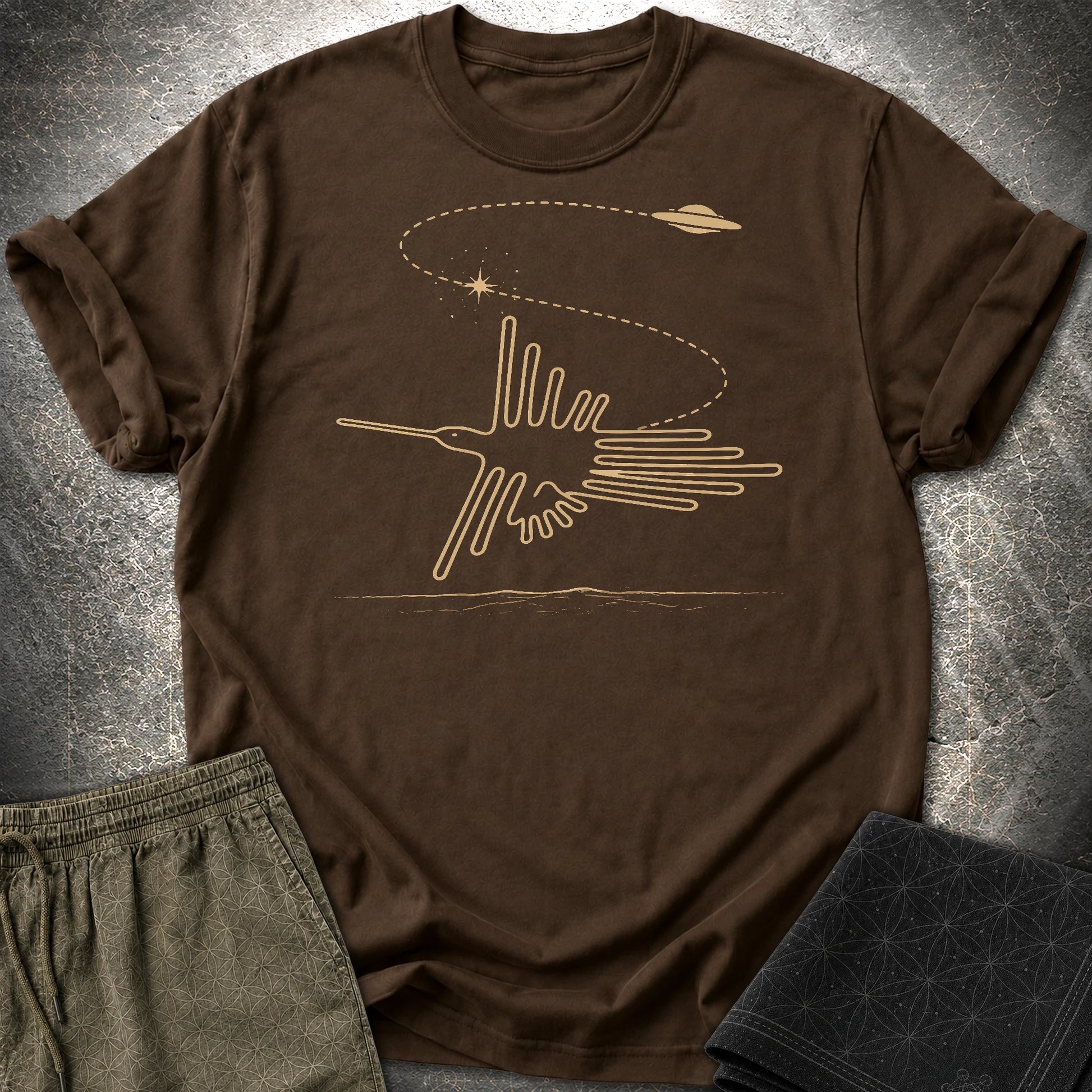 Geoglif Ptaka I Latający Spodek - Geoglif Ptaka I Latający Spodek T-Shirt - Dark Chocolate