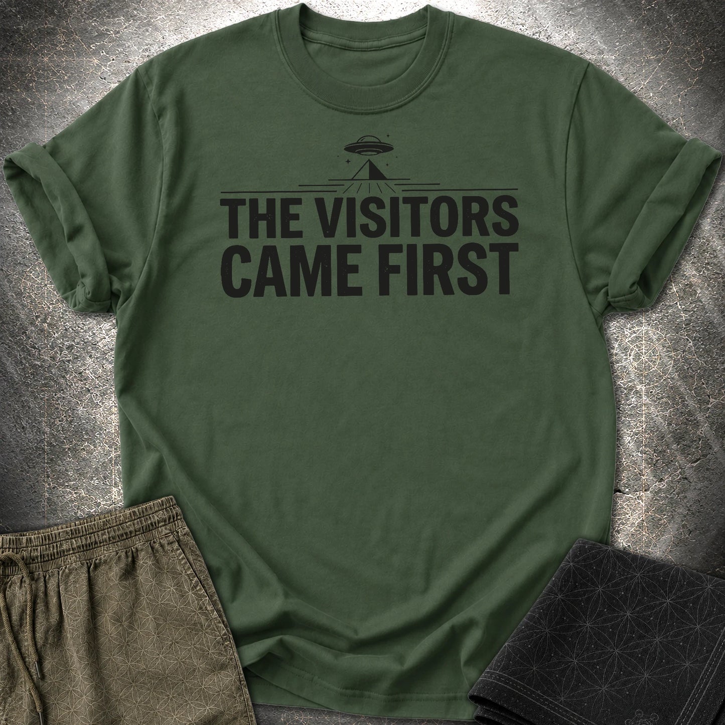 The Visittors Come First Czarne - The Visittors Come First Czarne T-Shirt - Forest Green