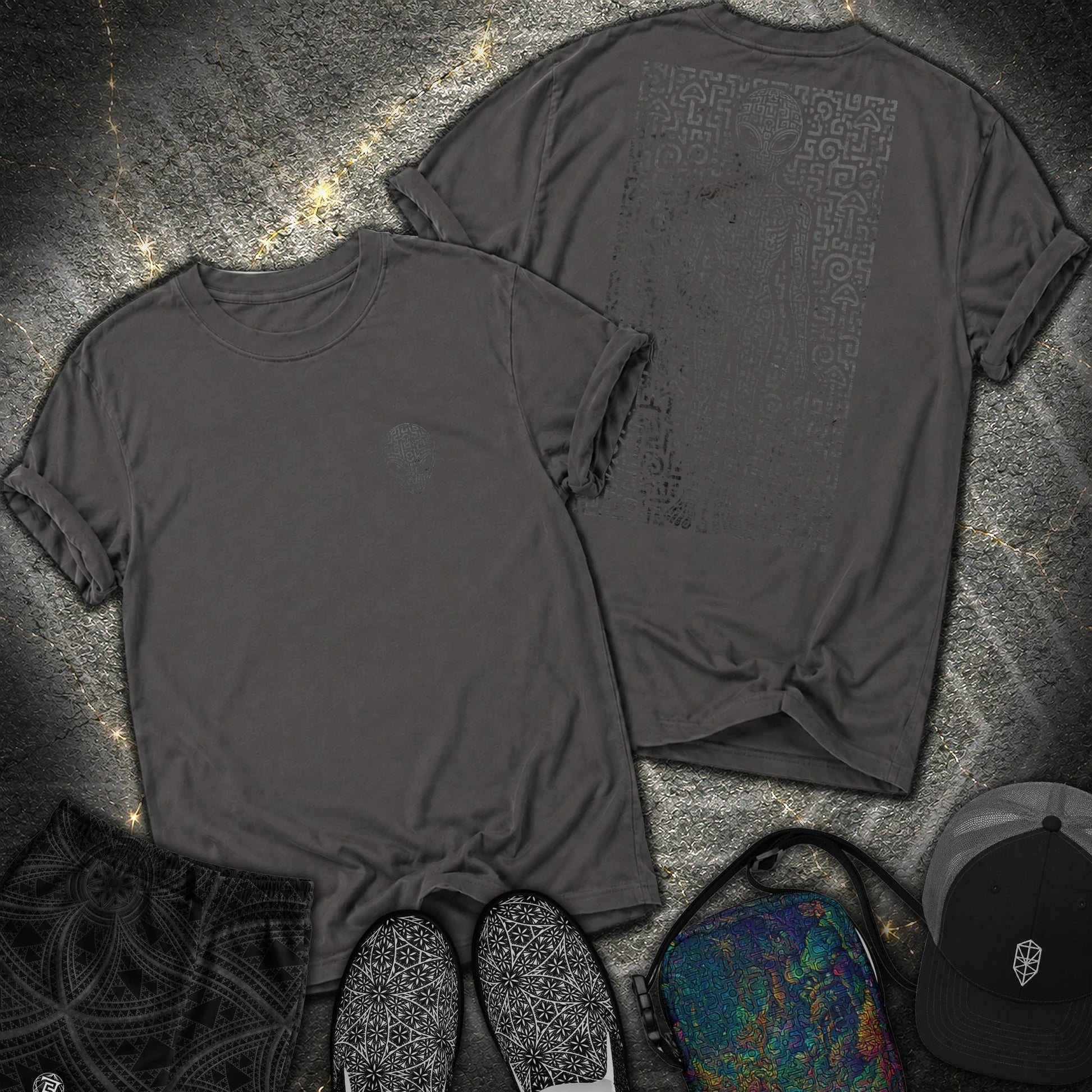 Psychedelic Distressed Alien 2 Sided Comfort T-Shirt - Psychedelic Distressed Alien 2 Sided Comfort T-Shirt - Graphite