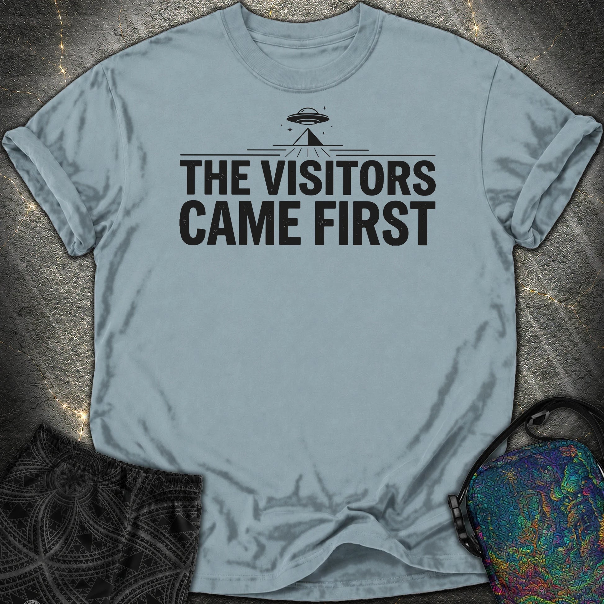 The Visittors Come First Czarne - The Visittors Come First Czarne Comfort T-Shirt - Ice Blue
