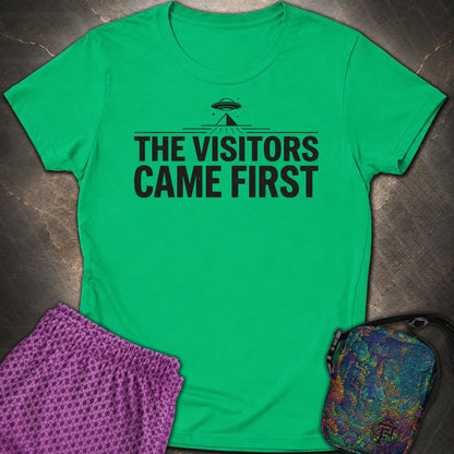 The Visittors Come First Czarne - The Visittors Come First Czarne Womens T-Shirt - Irish Green