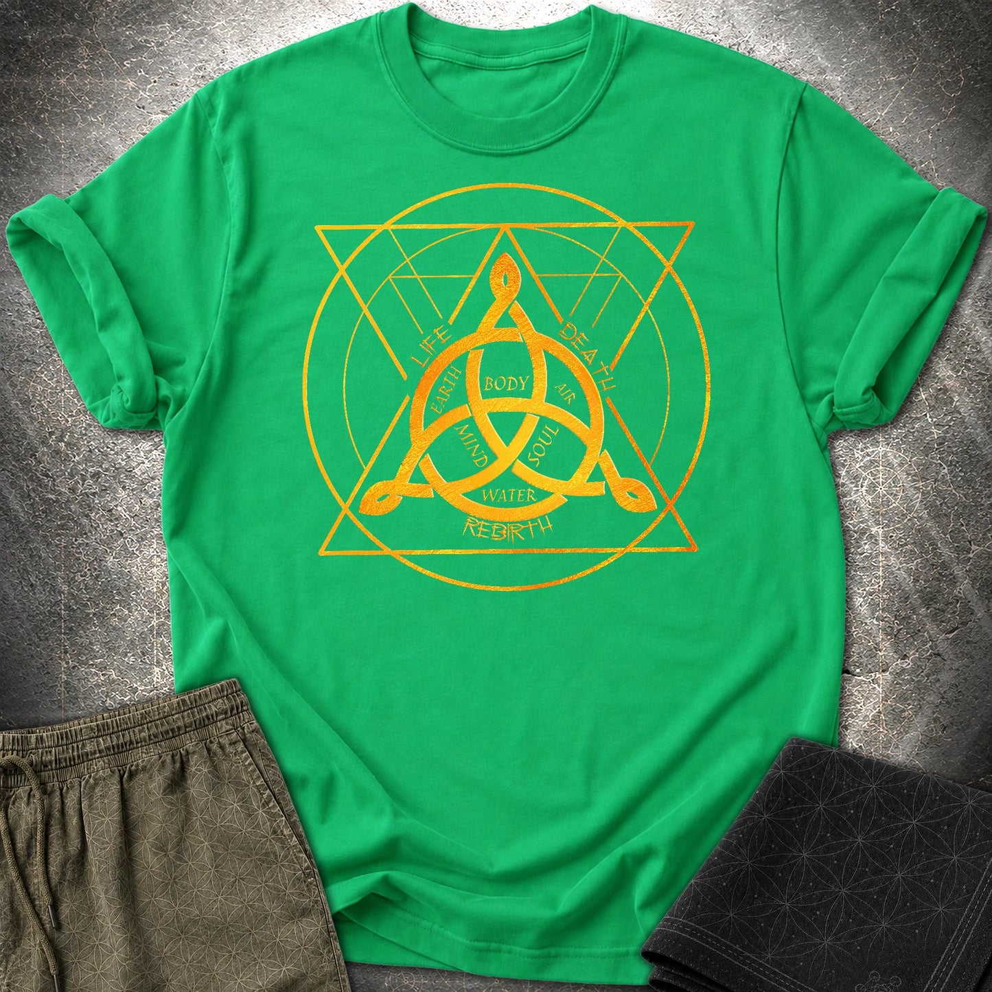 Triquetra Celtic Symbol T-Shirt - Triquetra Celtic Symbol T-Shirt - Irish Green