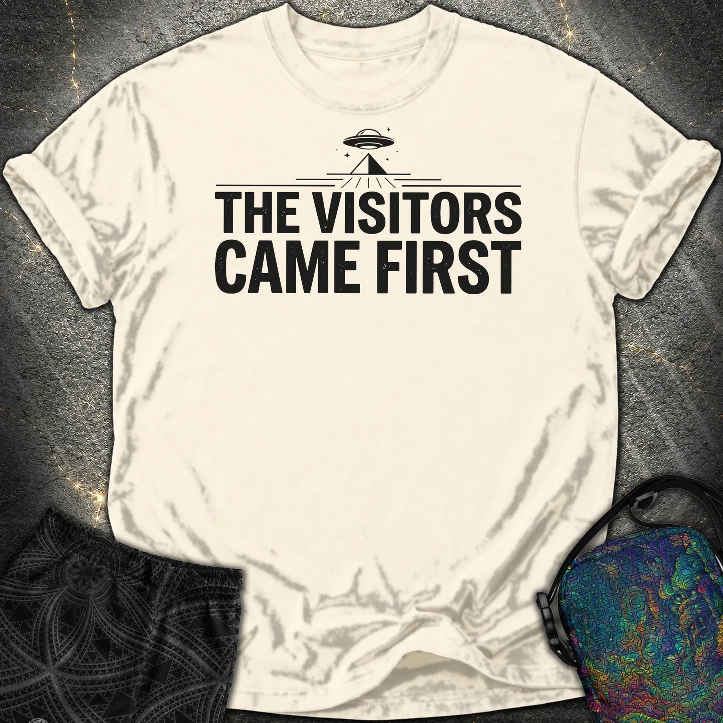 The Visittors Come First Czarne - The Visittors Come First Czarne Comfort T-Shirt - Ivory