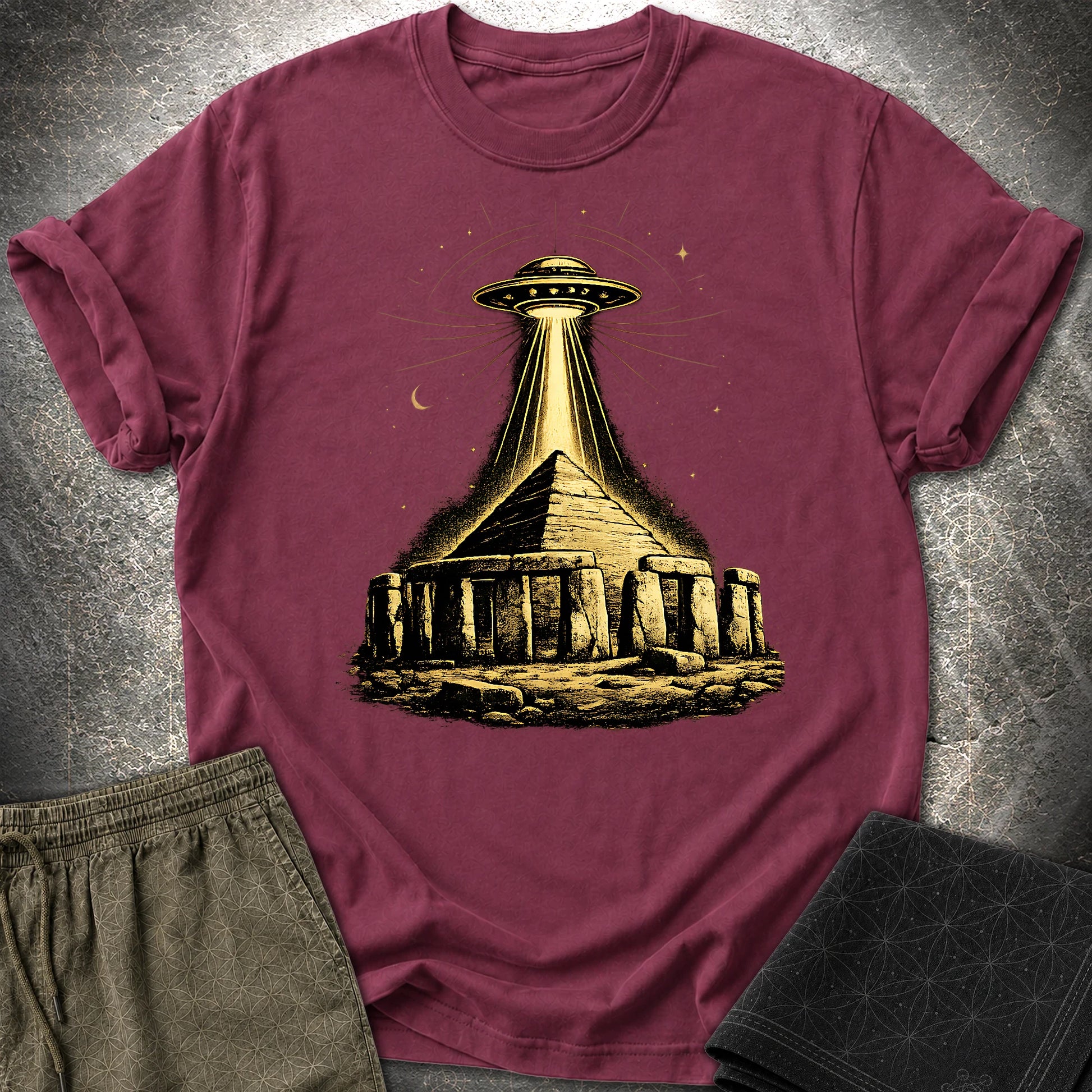 Piramida Gizy I Tajemniczy Pojazd - Piramida Gizy I Tajemniczy Pojazd T-Shirt - Maroon