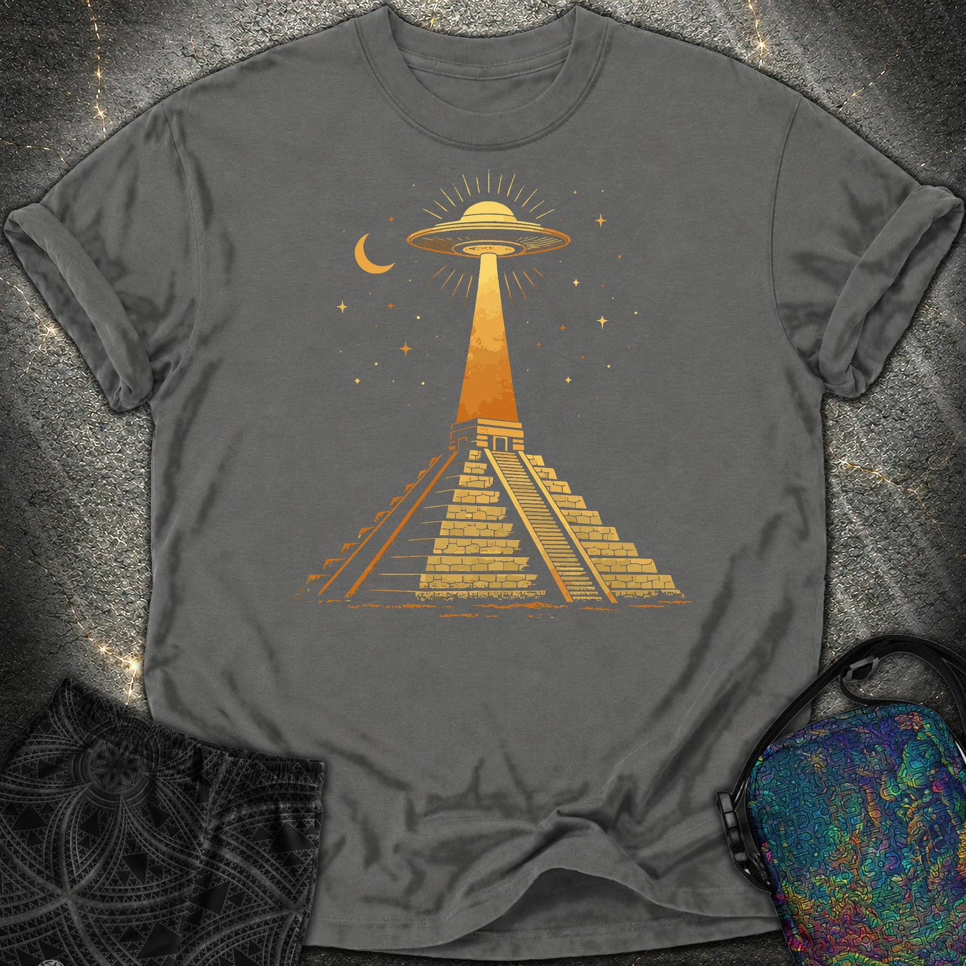 Piramida Majów I UFO - Piramida Majów I UFO Comfort T-Shirt - Pepper