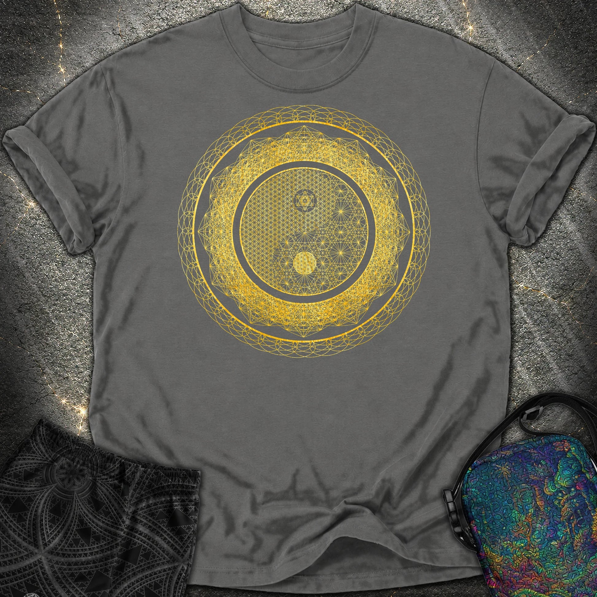 Yin Yang Gold Comfort T-Shirt - Yin Yang Gold Comfort T-Shirt - Pepper