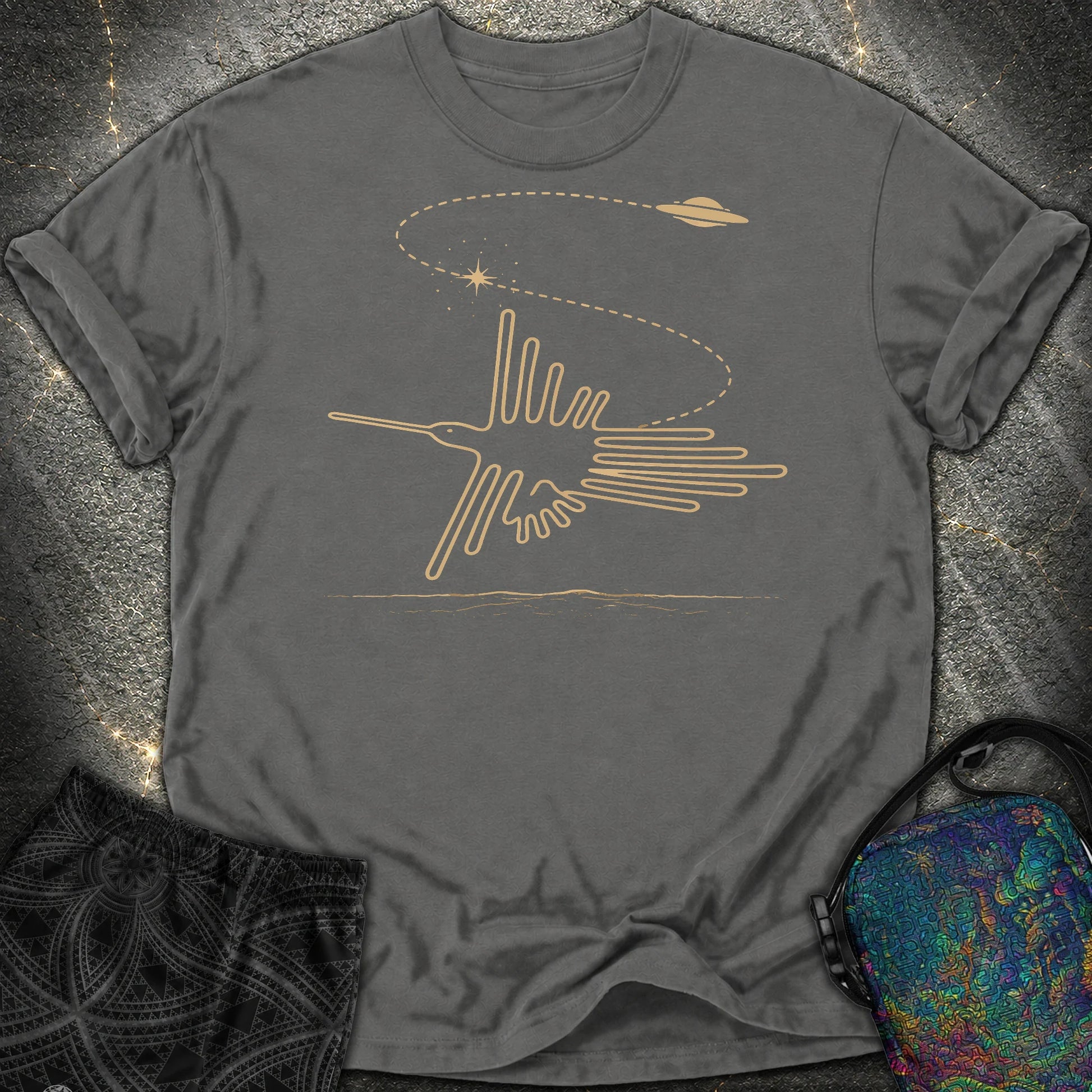 Geoglif Ptaka I Latający Spodek - Geoglif Ptaka I Latający Spodek Comfort T-Shirt - Pepper