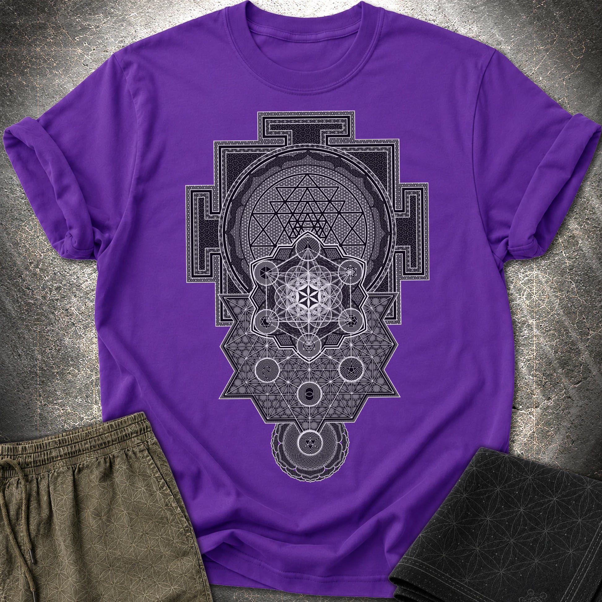 Sri Yantra Intricate Sacred Patterns - Sri Yantra Intricate Sacred Patterns T-Shirt - Purple