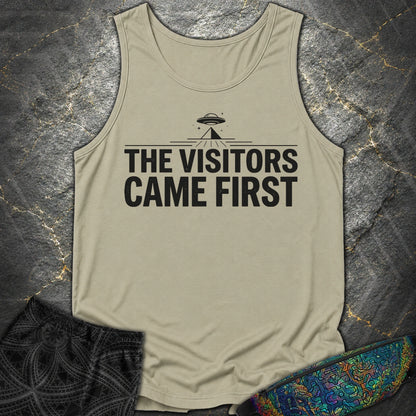 The Visittors Come First Czarne - The Visittors Come First Czarne Comfort Tank Top - Sandstone