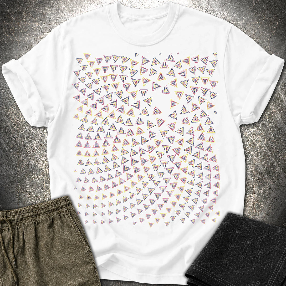 Psychedelic Triangle Optical Illusion Geometric Pattern T-Shirt - Psychedelic Triangle Optical Illusion Geometric Pattern T-Shirt - White