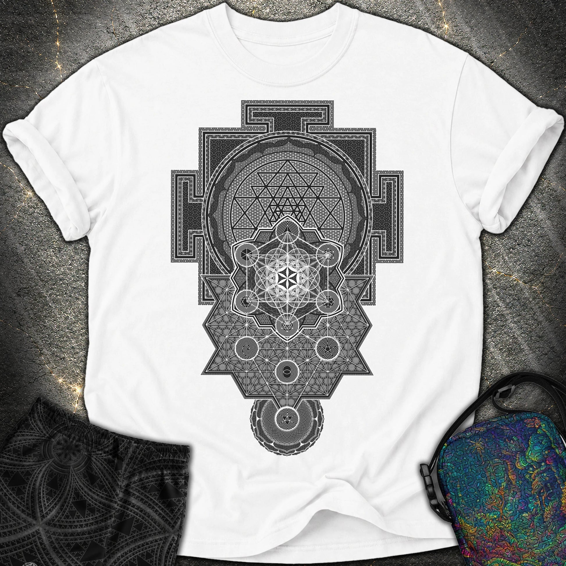 Sri Yantra Intricate Sacred Patterns - Sri Yantra Intricate Sacred Patterns Comfort T-Shirt - White