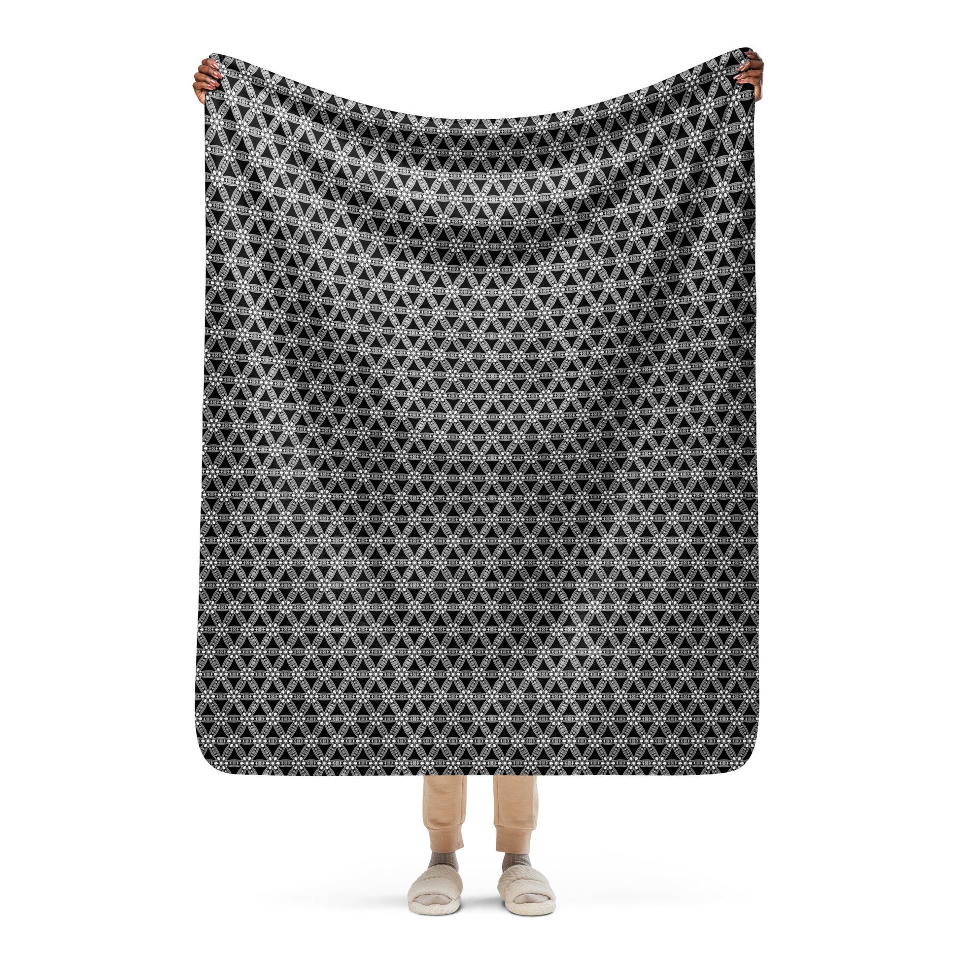 Flower Of Life | Sacred Geometry | Intricate Psychedelic Pattern | Distressed Silver Vintage Look | Warm Festival Throw | Sherpa blanket